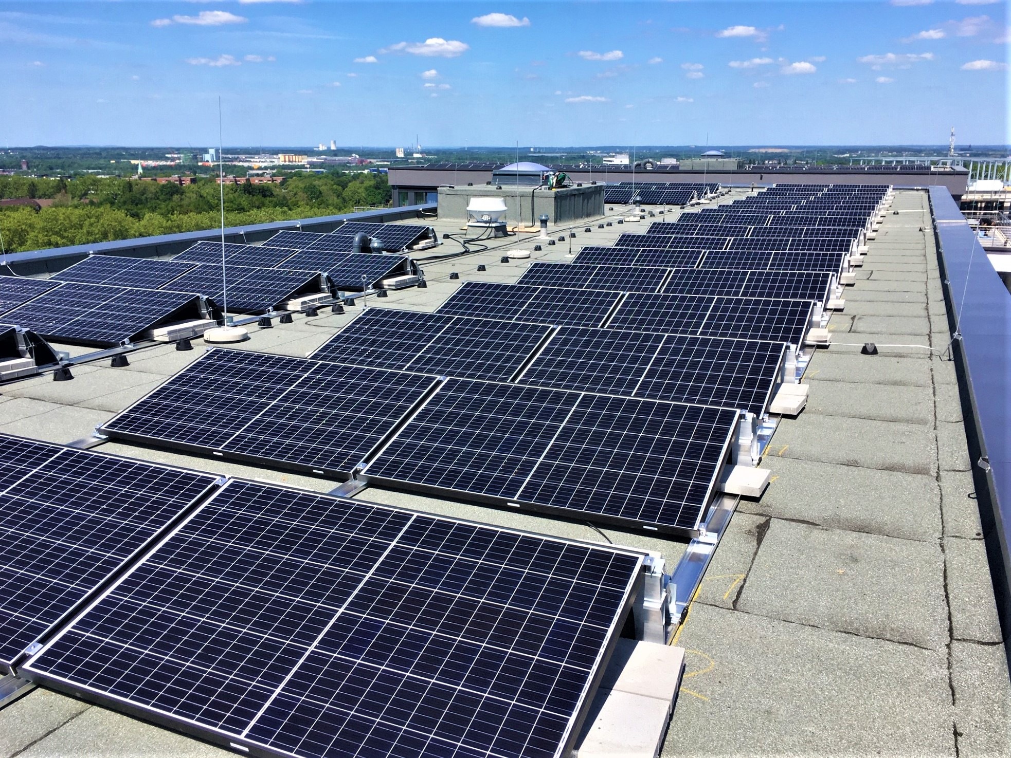 Juni 2020 - Photovoltaikanlagen wurden installiert